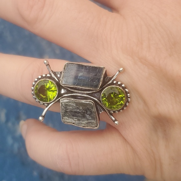 New Rough Kyanite & Peridot 925 Silver Statement Ring. - Picture 7 of 11